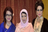 হঠাৎ তিন কন্যার ঝলক!