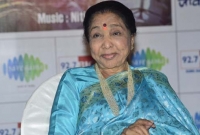 আশা ভোঁসলেকে অকথ্য ভাষায় গালিগালাজ পাকিস্তানিদের