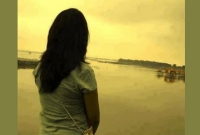 সুন্দরী স্ত্রী দিয়ে প্রেমের ফাঁদ, অতপর....