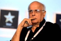 এবার পাক-শিল্পীদের পাশে দাঁড়ালেন মহেশ ভাট!