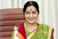 তোমরা আমারও মেয়ে, ভারতে আসা পাক কিশোরীদের বললেন সুষমা স্বরাজ