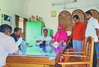 নান্দাইলে স্কুলে হঠাৎ এমপি, শিক্ষকরা নেই নান্দাইলে স্কুলে হঠাৎ এমপি, শিক্ষকরা নেই