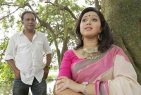 হঠাৎ করে প্রেরণা হারিয়েছেন লেখক অনিন্দ্য জামানের স্ত্রী