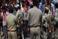 চুরি করতে গিয়ে ধরা খেলো দুই পুলিশ