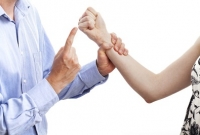  গার্লফ্রেন্ডকে হাতের মুঠোয় রাখার ১০টি টিপ্‌স