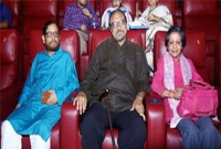 ‘আয়নাবাজি’ দেখতে সিনেমা হলে মন্ত্রী