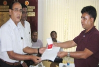 শিক্ষকদের চাঁদা কেনা সেই ‘সোনার হরিণ’ ফেরত দিলেন ইউএনও