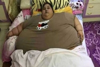 ৫শ কেজি ওজন নিয়ে শুধু বিছানায়ই বসবাস করছেন এই নারী, মাথা নষ্ট করা কাহিনী