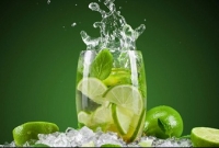 শরীর সুস্থ রাখতে লেবুর রস কতটা উপকার করে জানুন