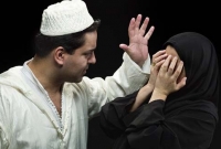 ৩০ টাকা চাওয়ায় স্ত্রীকে বেধড়ক পিটিয়ে তালাক দিলেন স্বামী