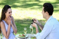 এই পেশার মেয়েরাই প্রেমে প্রতারণা করেন সবচেয়ে বেশি