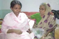 ফেসবুকের কল্যাণে ১২ বছর আগে হারিয়ে যাওয়া মেয়েকে ফিরে পেলেন মা-বাবা