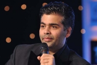 পাক শিল্পী প্রসঙ্গে সুর বদলালেন করণ জোহর