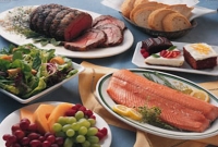 হারাম উপার্জনকারী আত্মীয়-স্বজনের বাড়িতে দাওয়াত খাওয়া যাবে কি?