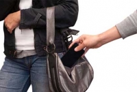 দুই হাজার ৭শ’ মোবাইল গায়েব করে অবশেষে পুলিশের জালে চোর