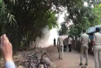 জন্মদিনে উপহারের প্যাকেটে বোমা! নিষ্ক্রিয় করতে গিয়ে বিস্ফোরণ ঘটে