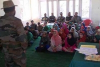 শুধু নিরাপদ নয়, কাশ্মীরকে শিক্ষিতও করছেন জওয়ানরা