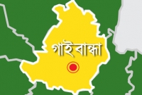 এবার প্রকাশ্যে স্কুলছাত্রীর চুল কেটে দিলো বখাটেরা