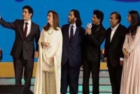 বিয়ের পিঁড়িতে আম্বানি কন্যা, মঞ্চ মাতাবেন শাহরুখ