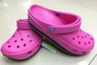  আপনার সন্তান কি এই জুতো পরে? আপনিও? তা হলে এই খবরটি অবশ্যই পড়ুন