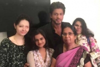 আ্যাসিড আক্রান্তদের নিয়ে শাহরুখের দীপাবলি পালন আ্যাসিড আক্রান্তদের নিয়ে শাহরুখের দীপাবলি পালন