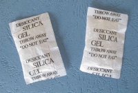  নতুন বোতল বা জুতোর ভিতরে এই ধরনের ছোট্ট থলি পেয়েছেন? ভুলেও এটি ফেলে দেবেন না