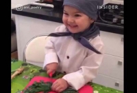 মাত্র ৩ বছর বয়সেই পাকা রাঁধুনি এই শিশুটি