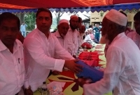 বিনামূল্যে পবিত্র কোরআন শরীফ বিতরণ করলেন হান্নান শাহ্‌'র পুত্র শাহ্‌ রিয়াজুল হান্নান