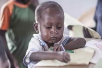 গম্ভীর মুখের এই ছোট্ট শিশুটি যেভাবে শিক্ষার তহবিল হয়ে উঠলো