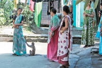 পবনপুত্রকে পোষ মানিয়ে সবাইকে চমকে দিলেন ‘বাহুবলী বউদি’