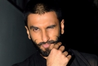 বাবা’ হতে চাইছেন ব্যাচেলর রণবীর! তবে কি বিয়ে করছেন রণবীর-দীপিকা?