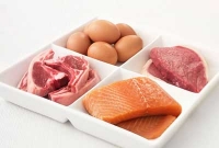 রোগীর খাদ্য: দেড় টাকায় বিক্রি হচ্ছে ডিম, মাছ, মাংস, কলা-পাউরুটি