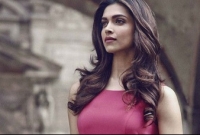  ম্যাগাজিনের ফোটোশ্যুটে অনন্যরূপে দীপিকা