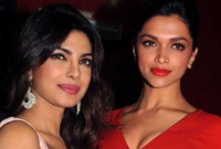 প্রিয়াঙ্কার সঙ্গে প্রতিযোগিতায় নারাজ দীপিকা