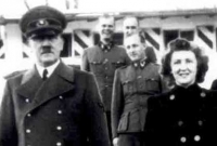 হিটলার-‌সঙ্গিনীর পোশাক, গয়না নিলামে