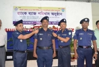 পদোন্নতির ব্যাজ পেলেন জেলা পুলিশের ১৬৯ কর্মকর্তা