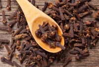 বাড়িতে লবঙ্গ আছে, এর গুণাগুণ জানলে আপনিও অবাক হবেন