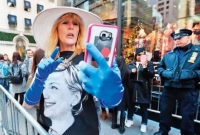  হিলারিই প্রিয়, বলছে মানুষের ভোট