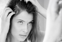 জাস্ট এক গ্লাস, নিমেষে উধাও পাকা চুল