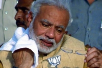 কেঁদে ফেললেন নরেন্দ্র মোদি