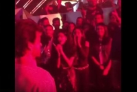 নাইট ক্লাবে দীপিকার সঙ্গে শাহরুখ! ভিডিও ফাঁসের পর তোলপাড়