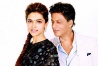 হঠাৎ দীপিকার সঙ্গে দেখা করলেন শাহরুখ