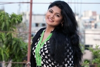 পাত্র খুঁজছেন মৌসুমী