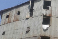 তারা থাকেন টিনের পাঁচতলাতে