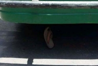 জানেন, গাড়ির পেছনে জুতা ঝুলানো হয় কেন?