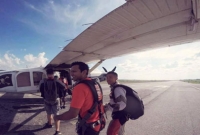 ১০ হাজার ফুট উঁচু থেকে কন্ঠশিল্পী তাহসানের ঝাঁপ