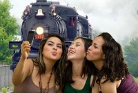 দেখে নিন, সেলফি তুলতে গিয়ে কোন দেশে কতজন মৃত্যু