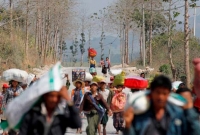 চীন-মিয়ানমার সীমান্তে যুদ্ধের ভয়ে পালাচ্ছে বাসিন্দারা