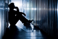 যে যে লক্ষণ দেখে বুঝবেন আপনি কিংবা আপনার প্রিয়জন বিষণ্ণ রয়েছেন