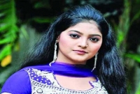 আমি আত্মহত্যা করতে গিয়েছিলাম, বাবা-মা দরজা ভেঙে বাঁচিয়েছে : সালমা